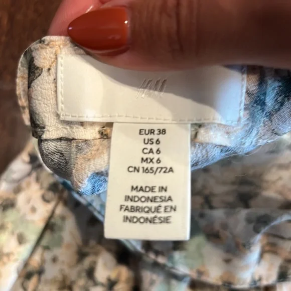 H&M floral midi with side slit - Picture 3 of 3